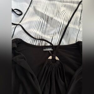 Black Halter Neck to - by b. street
>Stretch Material<